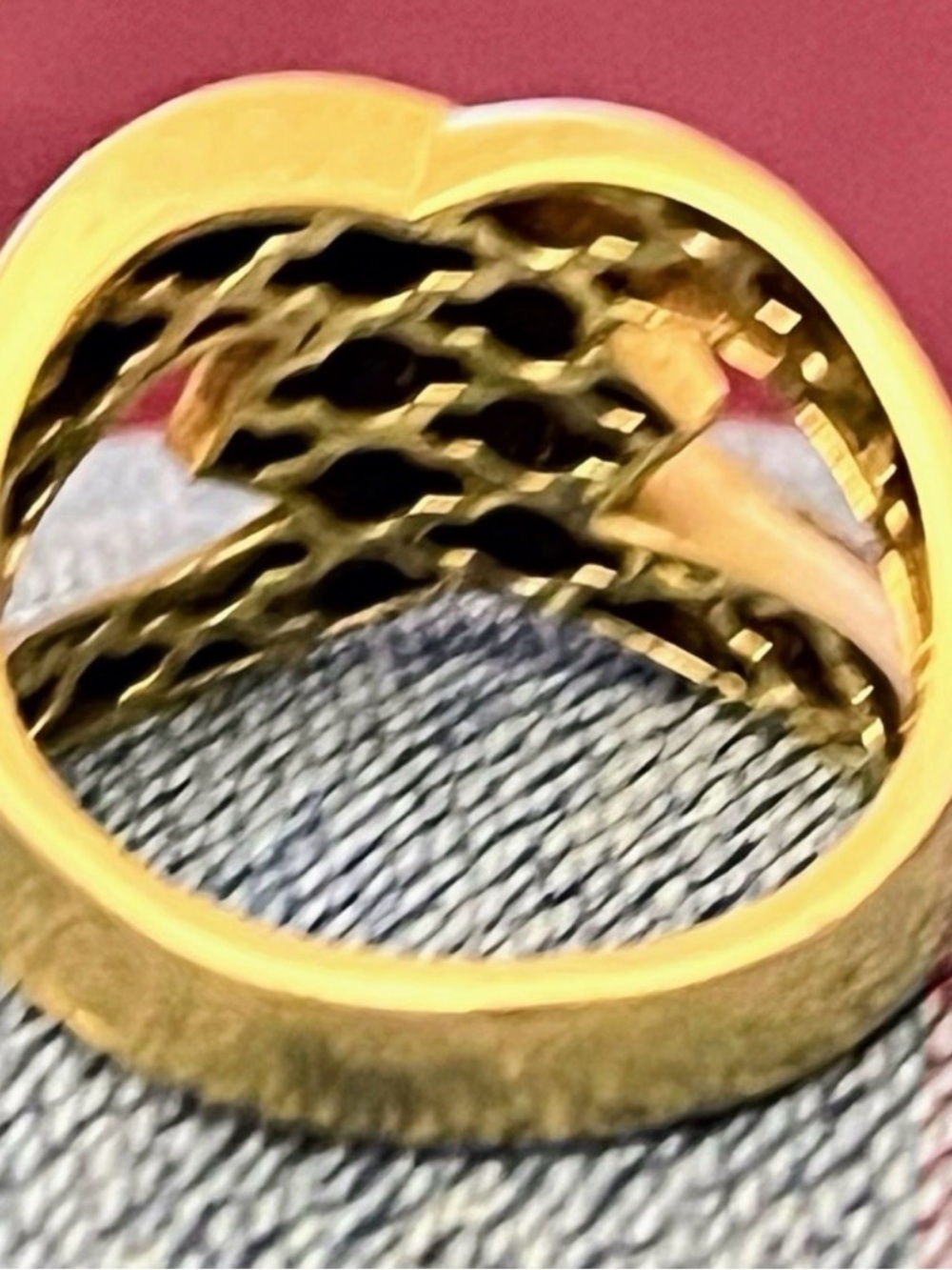 *FLASH SALE*10 KT Gold Cross Over Ring - Picture 3 of 4